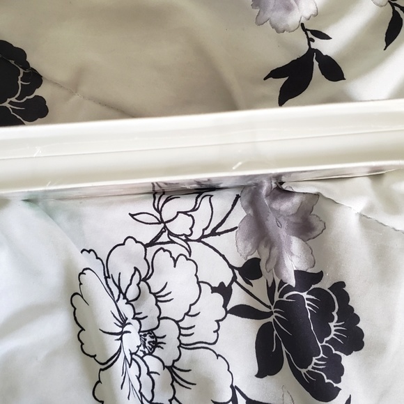 Alice In Wonderland Disney VHS - Picture 5 of 6